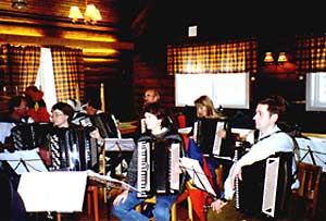 Kjell, Bente, Monica, Anne Grete, Erik og Bjørn skimtes også.